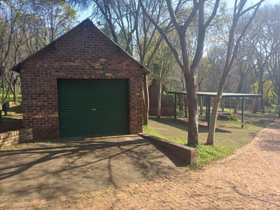 9 Bedroom Property for Sale in Willow Grange Free State